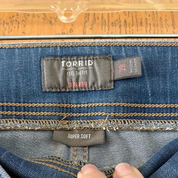 Classic Denim Skinny Jeans for Women - Picture 3 of 5